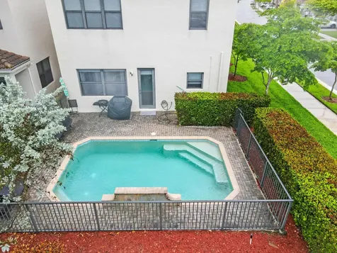 19329 NE 8th Court Miami FL 33179