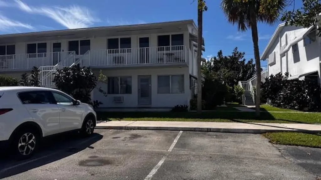 2000 NE 51st Court Fort Lauderdale FL 33308