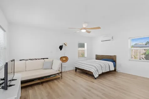 1517 NW 12th Avenue Fort Lauderdale FL 33311