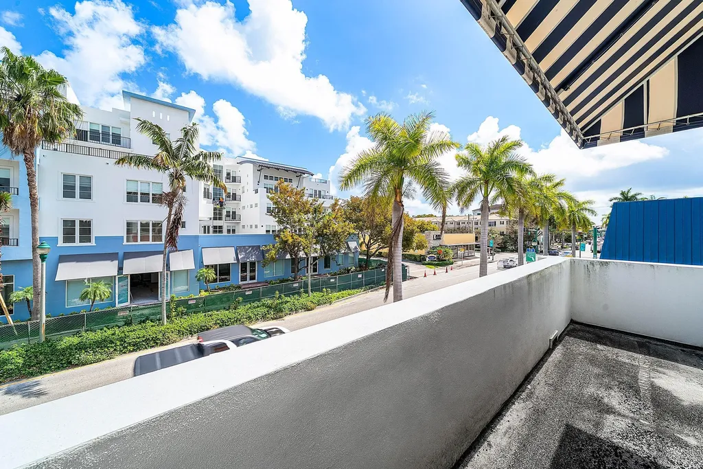 124 NE 5th Avenue Delray Beach FL