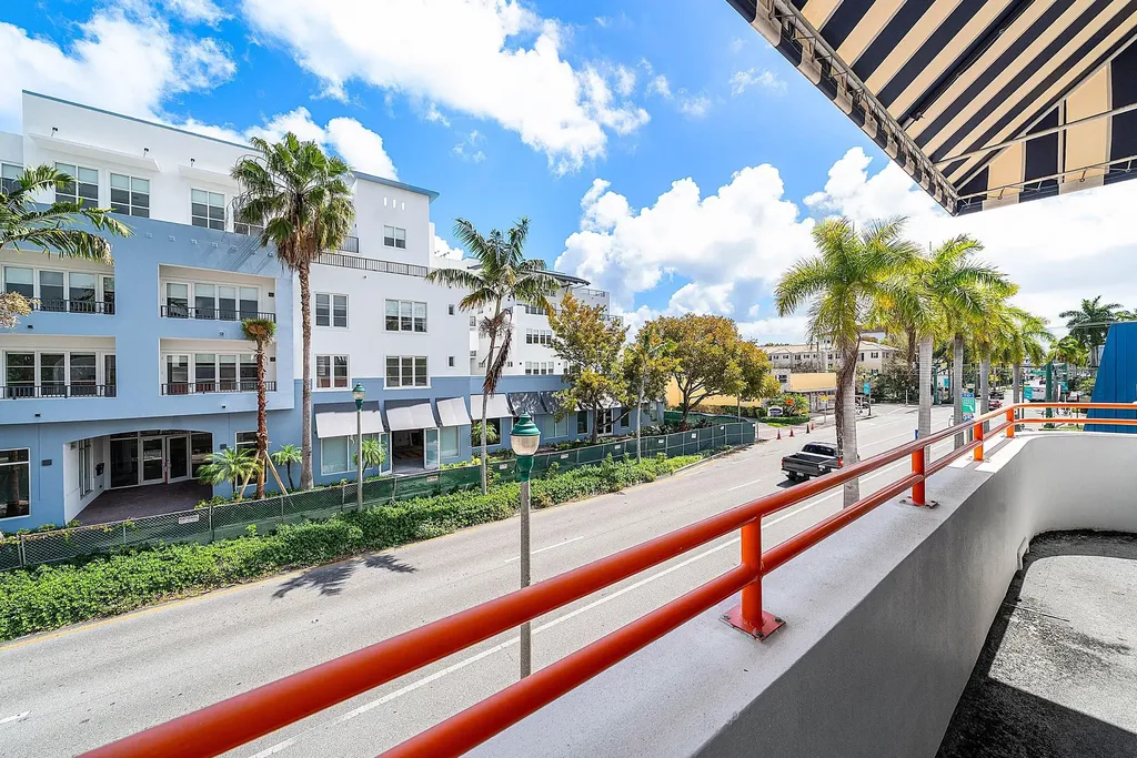 124 NE 5th Avenue Delray Beach FL