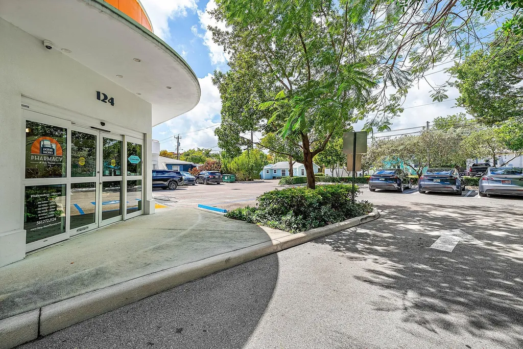 124 NE 5th Avenue Delray Beach FL