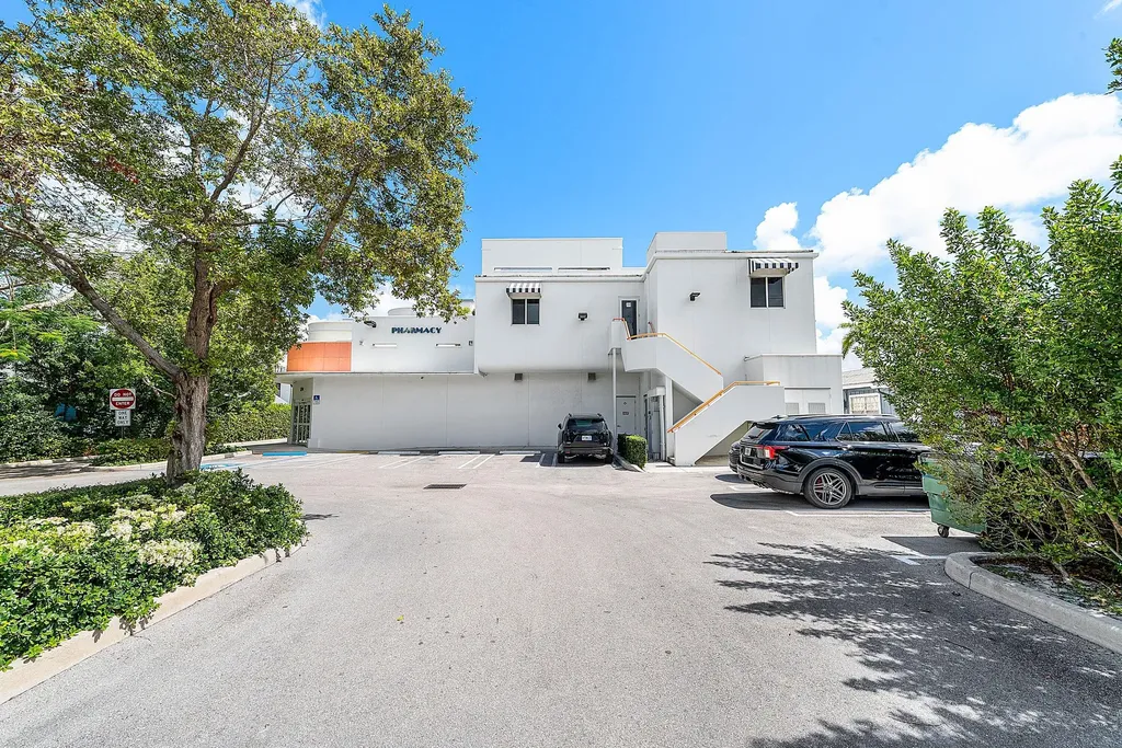 124 NE 5th Avenue Delray Beach FL