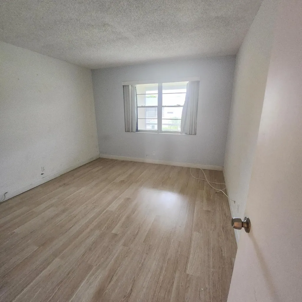 643 Durham W Deerfield Beach FL 33442