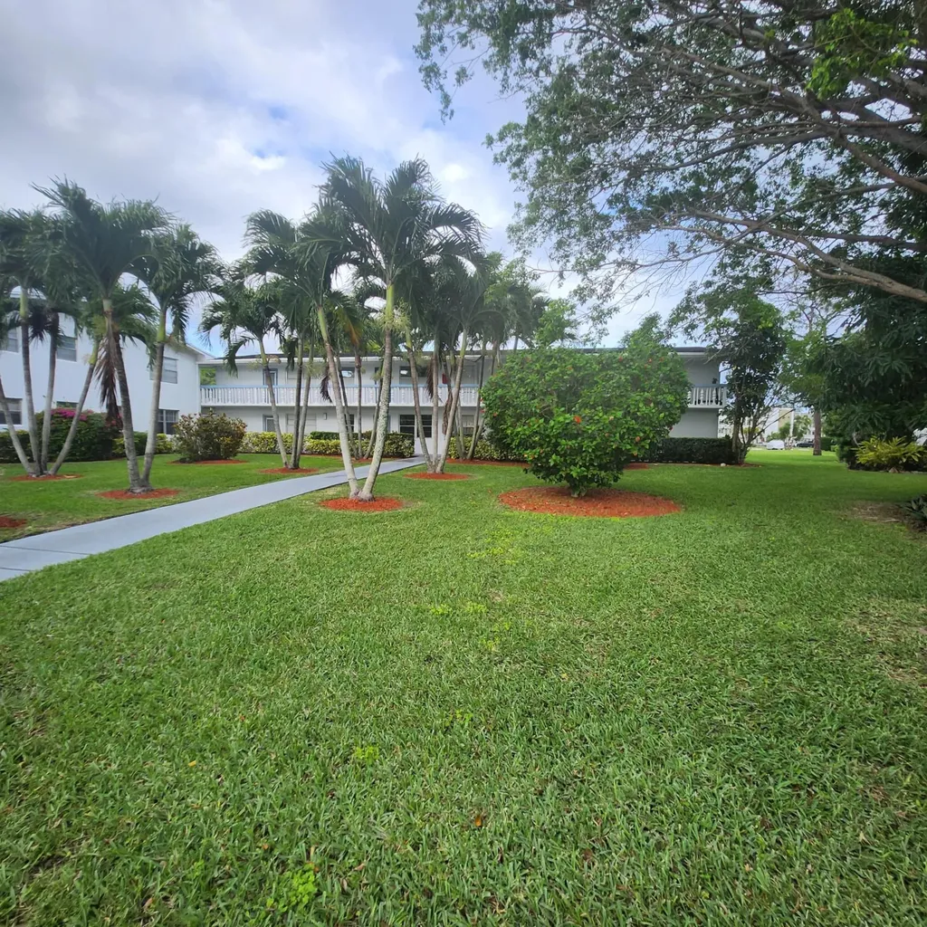 643 Durham W Deerfield Beach FL 33442