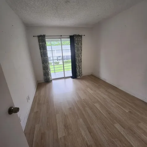 643 Durham W Deerfield Beach FL 33442