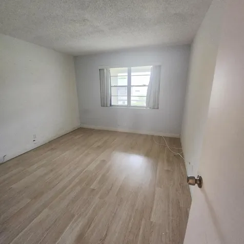 643 Durham W Deerfield Beach FL 33442