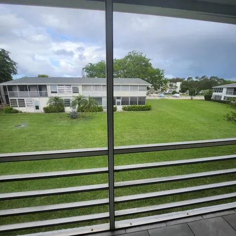 643 Durham W Deerfield Beach FL 33442