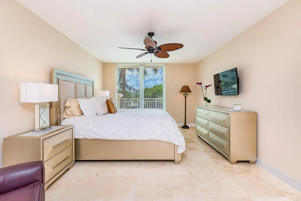 99 SE Mizner Boulevard Boca Raton FL 33432