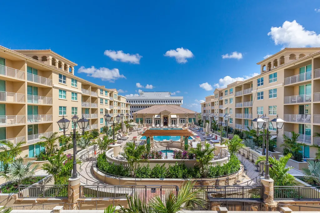 99 SE Mizner Boulevard Boca Raton FL 33432