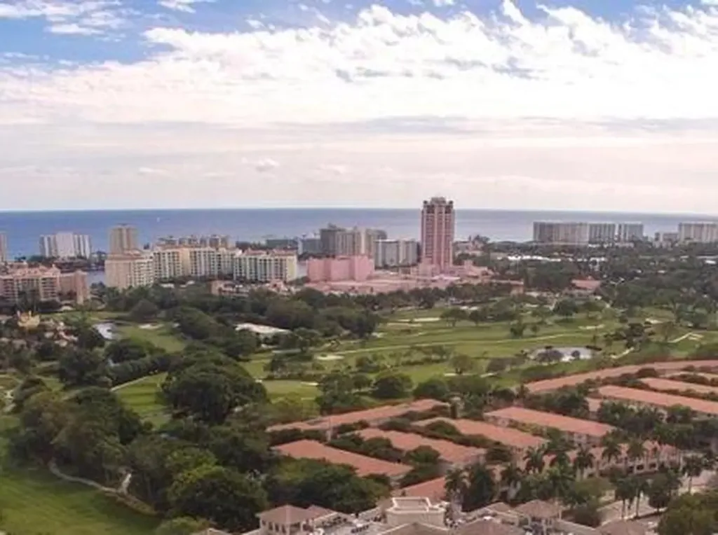 99 SE Mizner Boulevard Boca Raton FL 33432