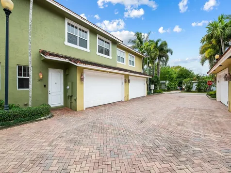 3434 NE 13th Avenue Oakland Park FL 33334