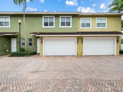 3434 NE 13th Avenue Oakland Park FL 33334