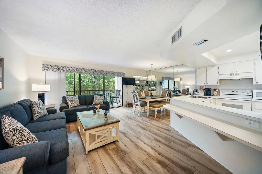 1605 S Us Highway 1 Jupiter FL 33477