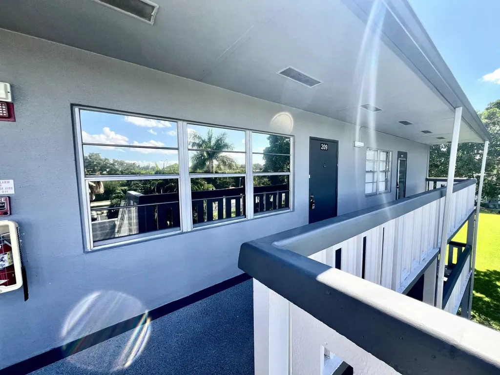 209 Suffolk E Boca Raton FL 33434