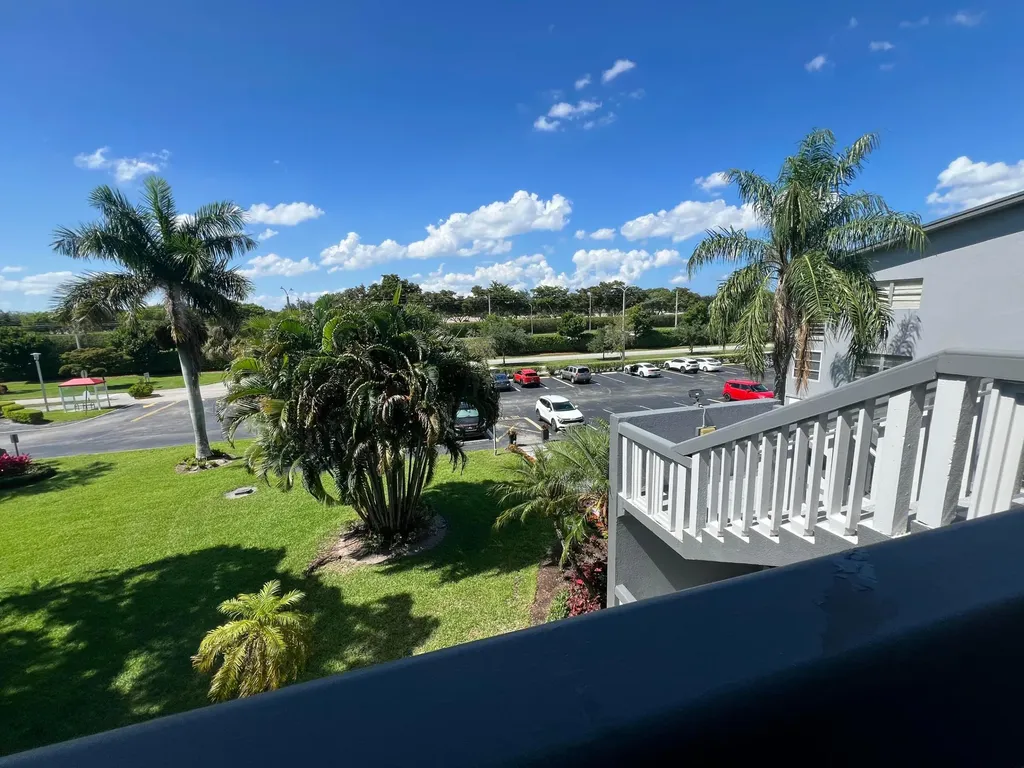 209 Suffolk E Boca Raton FL 33434