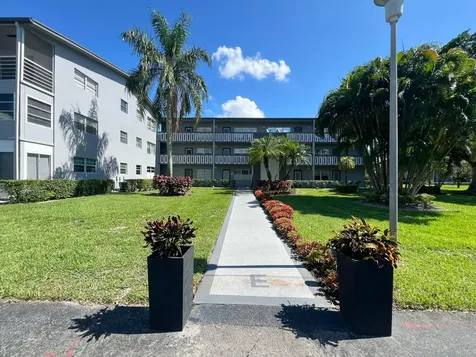 209 Suffolk E Boca Raton FL 33434