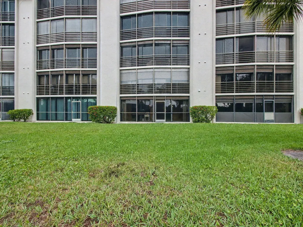 9220 SW 14th Street Boca Raton FL 33428