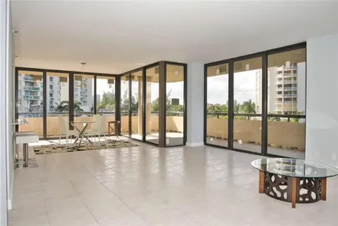 19355 Turnberry Way Miami FL 33180