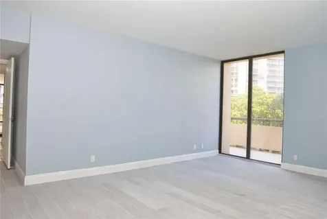 19355 Turnberry Way Miami FL 33180