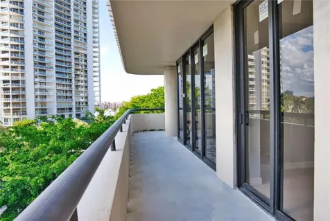19355 Turnberry Way Miami FL 33180