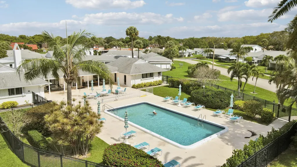 10128 Meridian Way N Palm Beach Gardens FL 33410