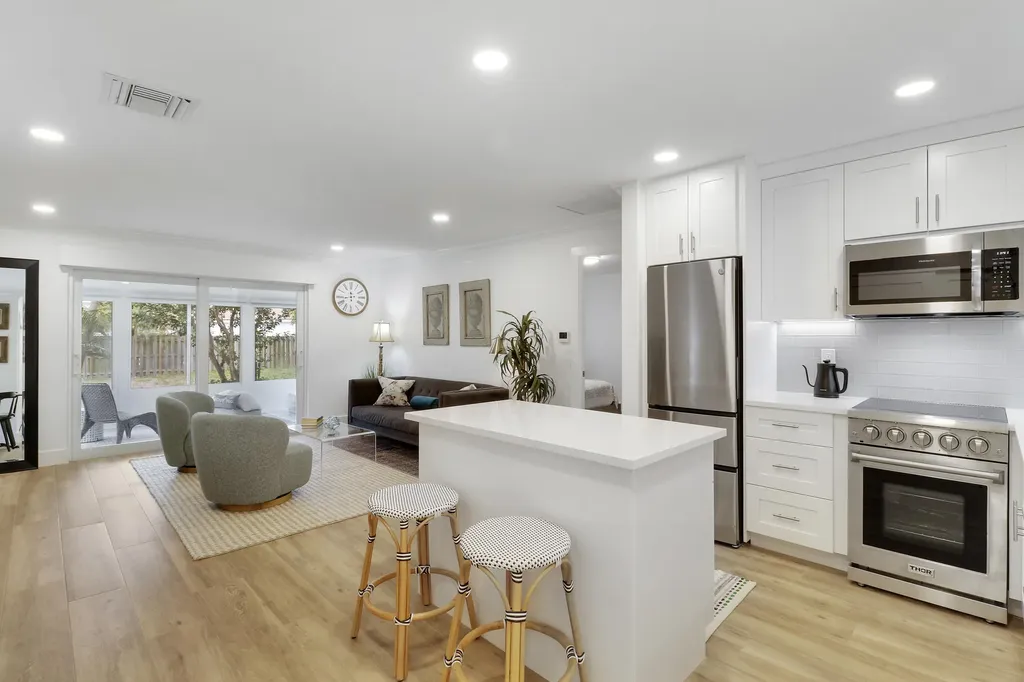 10128 Meridian Way N Palm Beach Gardens FL 33410