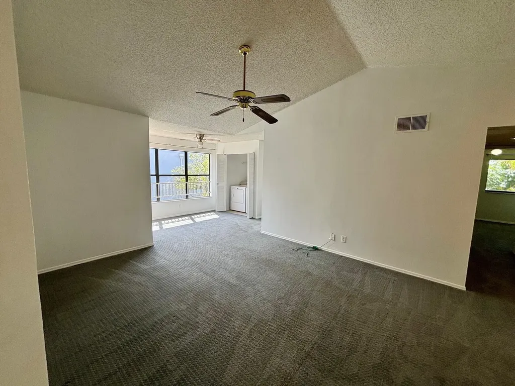 2796 S University Drive Davie FL 33328