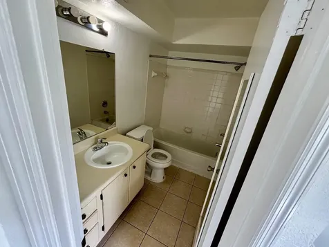 2796 S University Drive Davie FL 33328