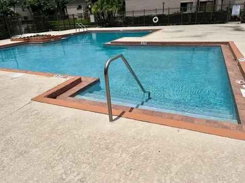 2796 S University Drive Davie FL 33328