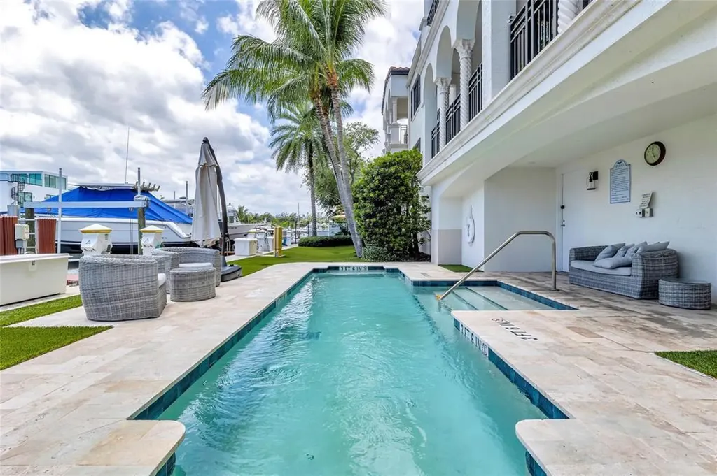 1532 SE 12th Street Fort Lauderdale FL 33316