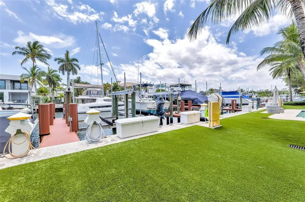 1532 SE 12th Street Fort Lauderdale FL 33316