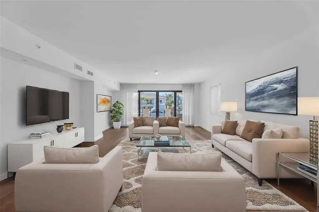 1532 SE 12th Street Fort Lauderdale FL 33316