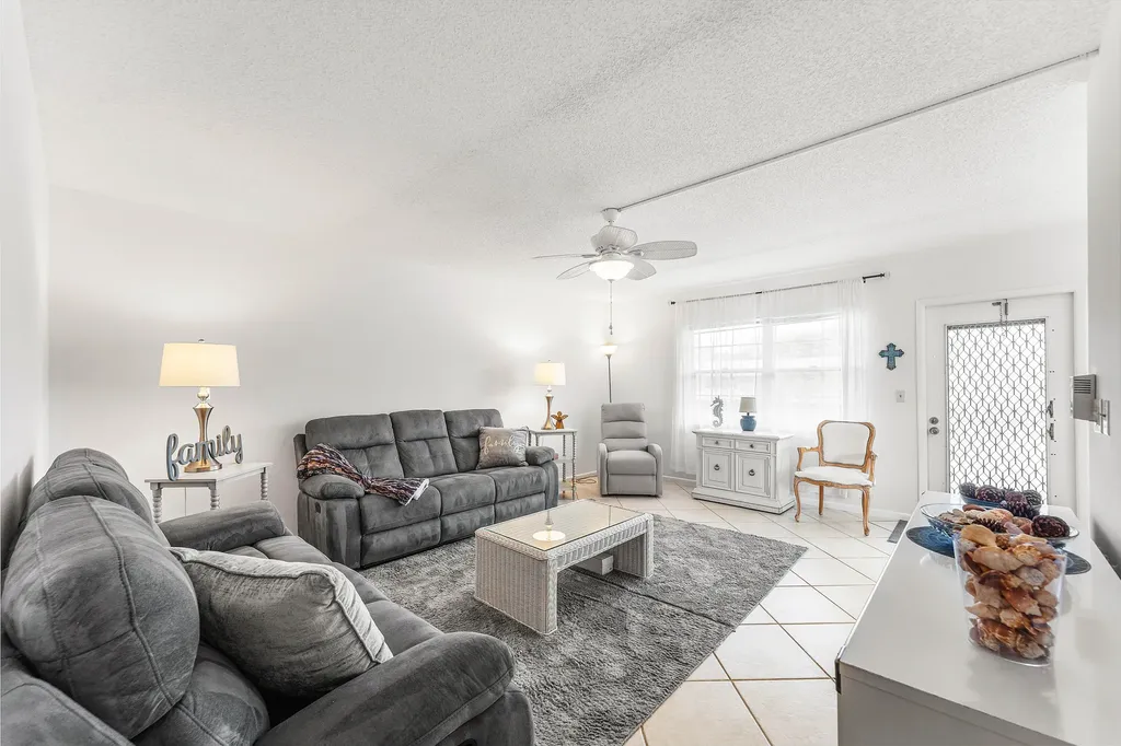 2016 Ventnor Crescent Deerfield Beach FL 33442