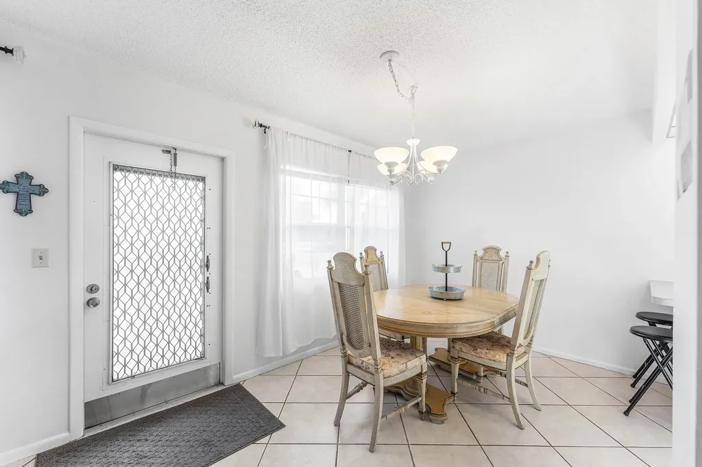 2016 Ventnor Crescent Deerfield Beach FL 33442