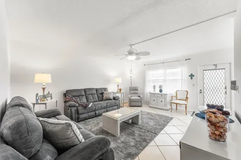 2016 Ventnor Crescent Deerfield Beach FL 33442