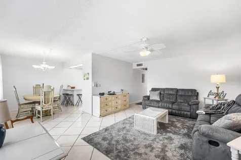 2016 Ventnor Crescent Deerfield Beach FL 33442