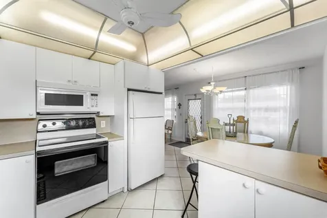 2016 Ventnor Crescent Deerfield Beach FL 33442
