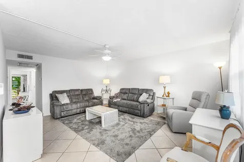 2016 Ventnor Crescent Deerfield Beach FL 33442