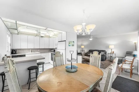 2016 Ventnor Crescent Deerfield Beach FL 33442