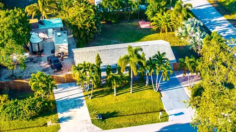 481 SW Voltair Terrace Port St Lucie FL 34984