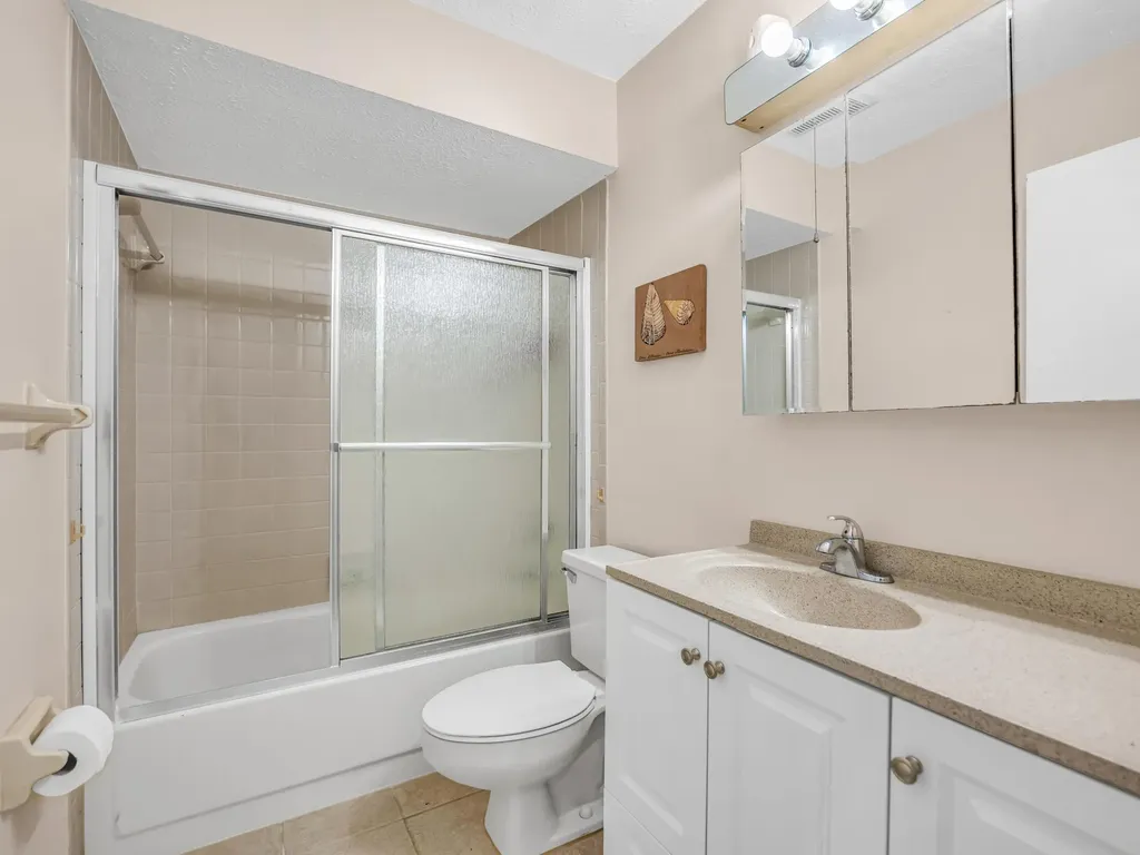 151 Cape Coral Parkway W Cape Coral FL 33914
