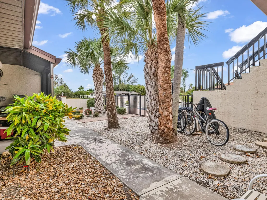 151 Cape Coral Parkway W Cape Coral FL 33914