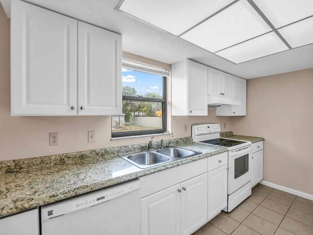 151 Cape Coral Parkway W Cape Coral FL 33914