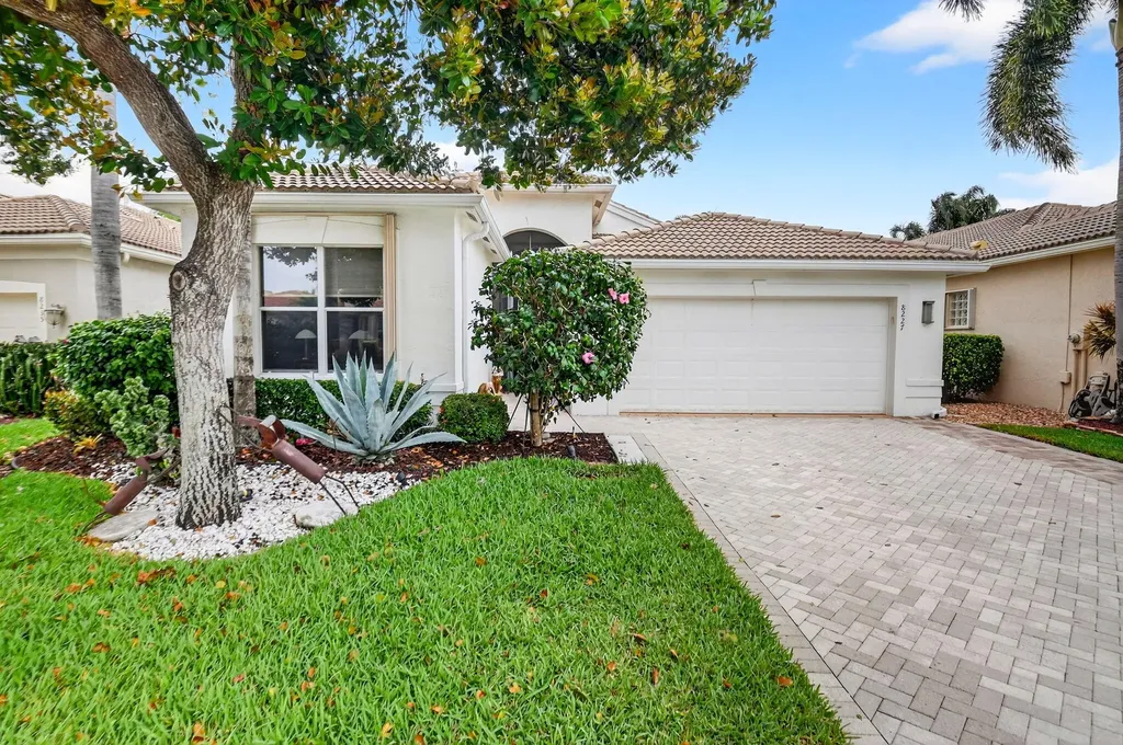 8227 Seahorse Cove Boulevard Lake Worth FL 33467