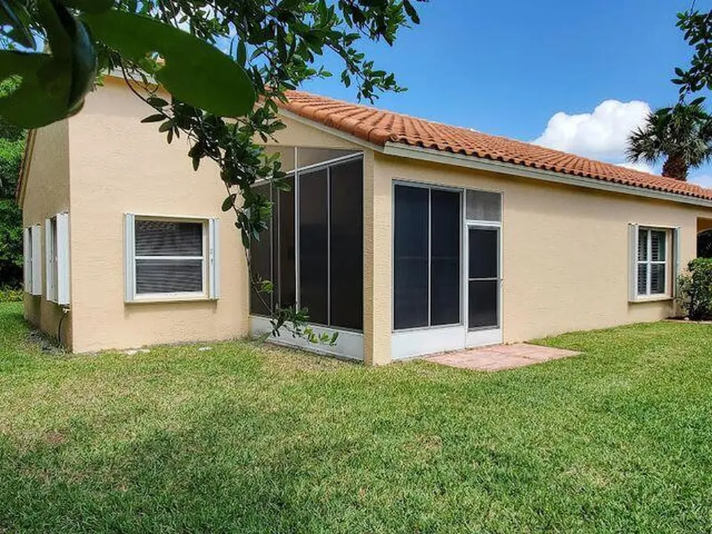 430 NW Lismore Lane Port St Lucie FL 34986