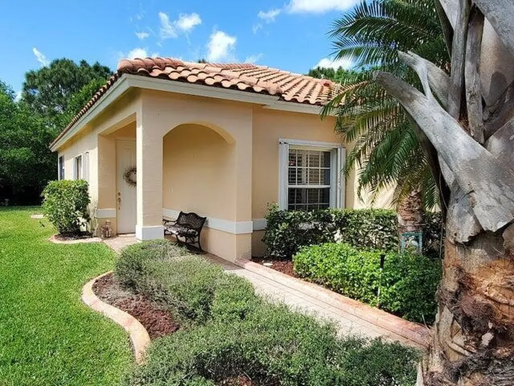 430 NW Lismore Lane Port St Lucie FL 34986