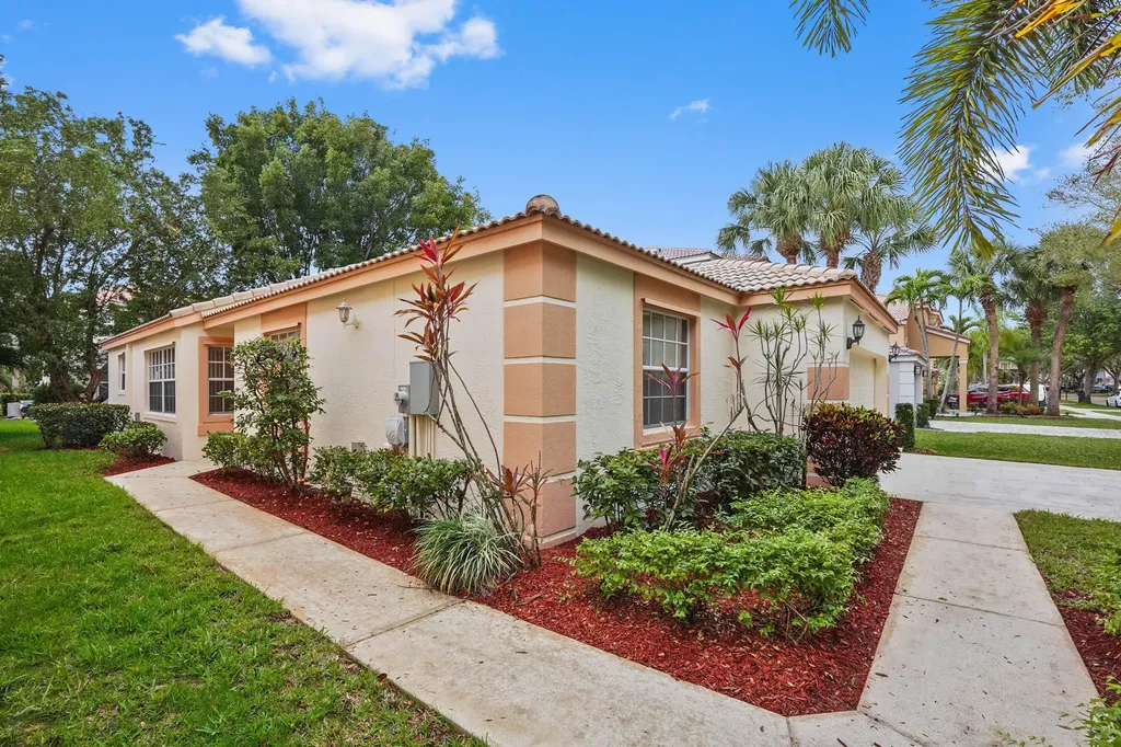 7851 Oak Grove Circle Lake Worth FL 33467