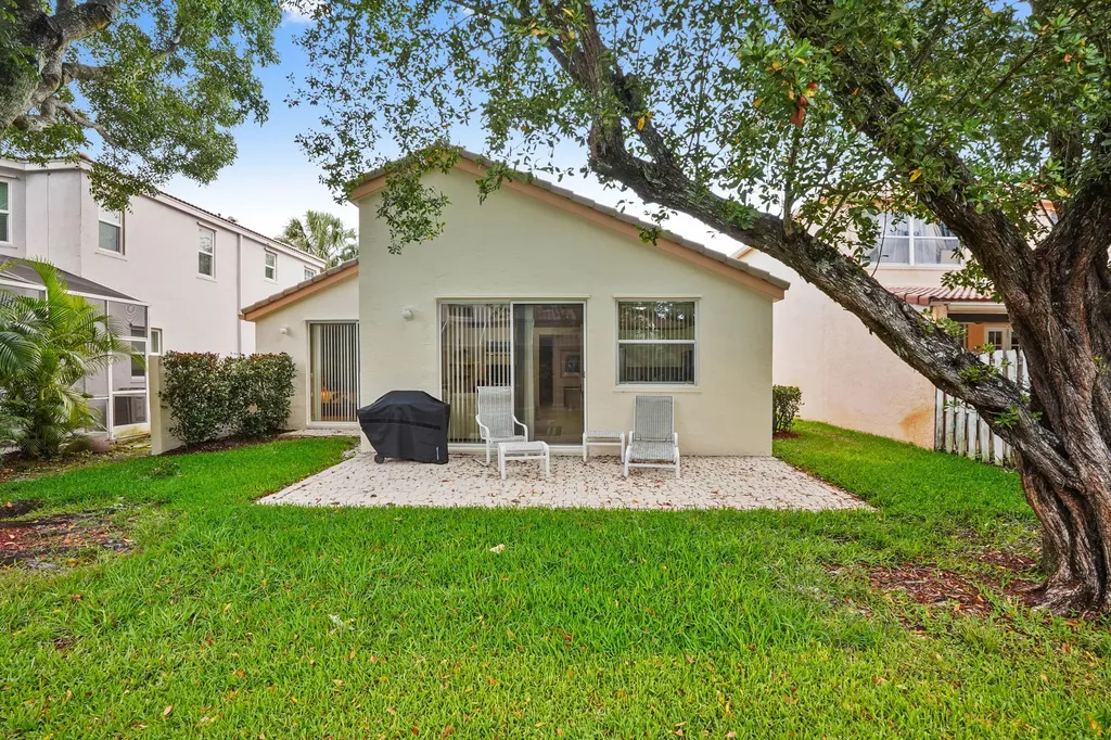 7851 Oak Grove Circle Lake Worth FL 33467