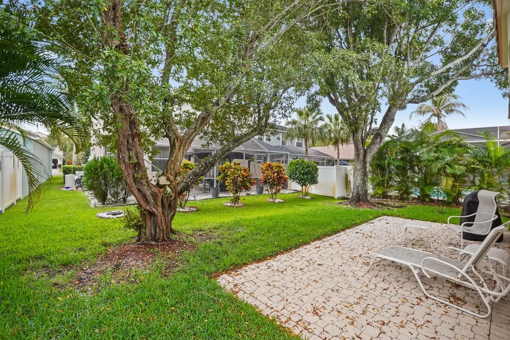 7851 Oak Grove Circle Lake Worth FL 33467